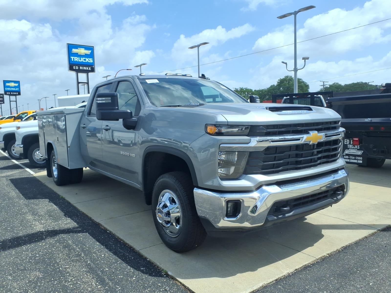 New 2026 Chevrolet Silverado 3500 LT w/ Convenience Package AWD/4WD image 3