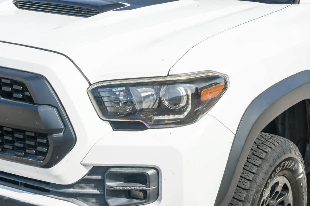 Used 2019 Toyota Tacoma TRD Pro AWD/4WD image 5