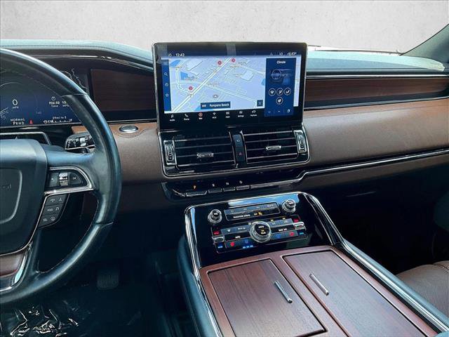 Used 2023 Lincoln Navigator Reserve image 8