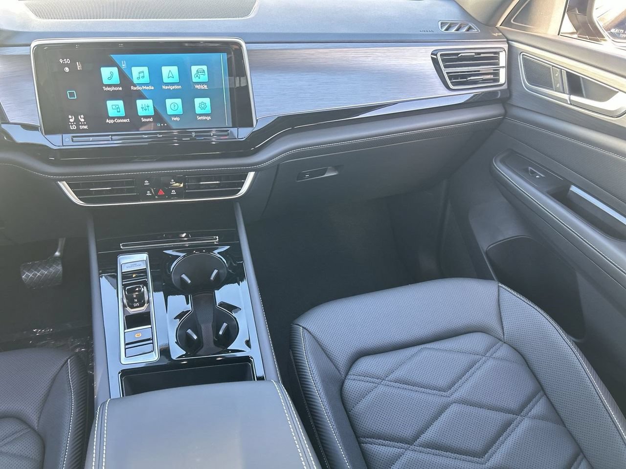 New 2026 Volkswagen Atlas Cross Sport SE FWD image 12
