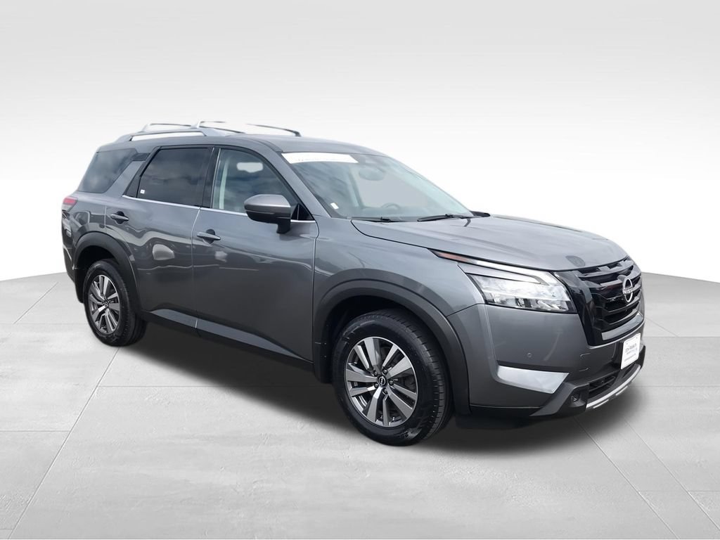 Used 2023 Nissan Pathfinder SL w/ Lighting Package (N92) AWD/4WD image 3