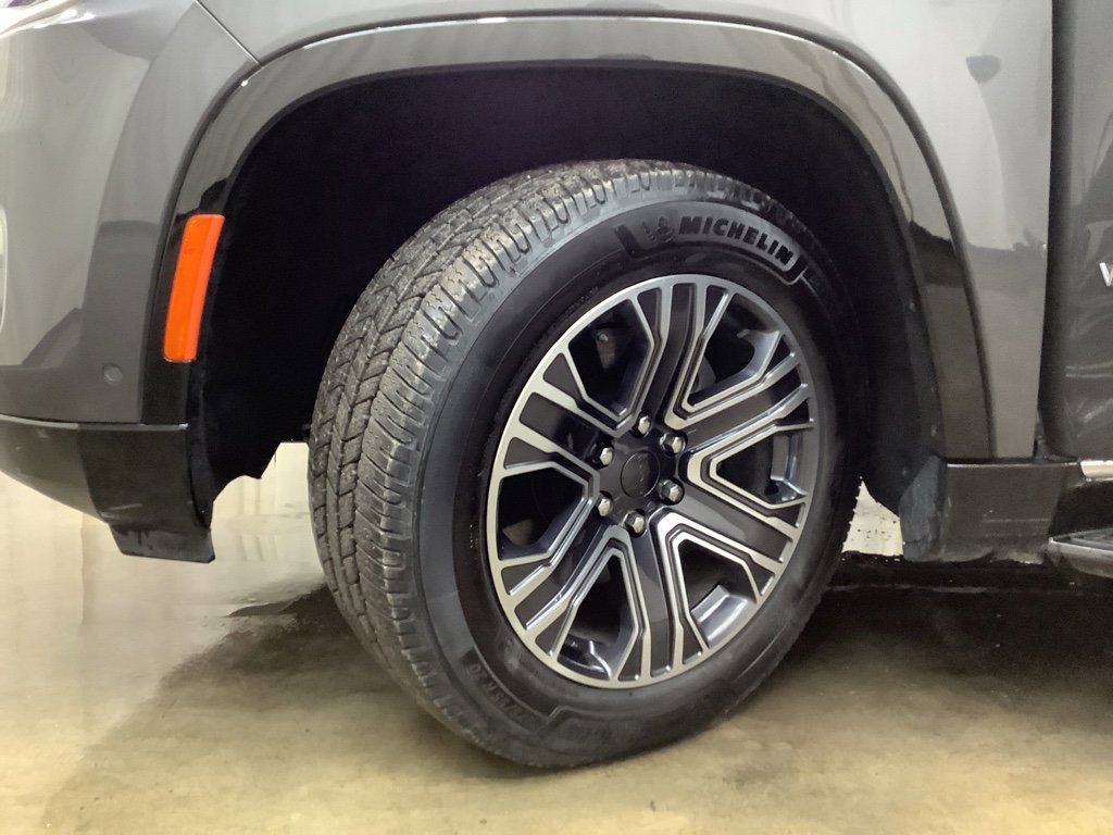 Used 2024 Jeep Wagoneer L Series II w/ Flexible Seating Group image 31