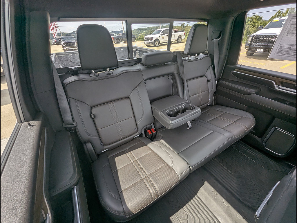 Used 2024 Chevrolet Silverado 2500 High Country w/ High Country Premium Package AWD/4WD image 24