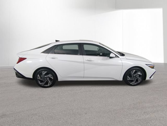 New 2026 Hyundai Elantra Limited FWD image 38