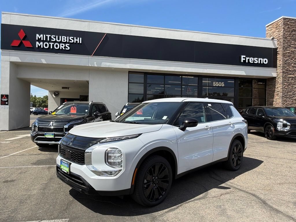 New 2026 Mitsubishi Outlander LE