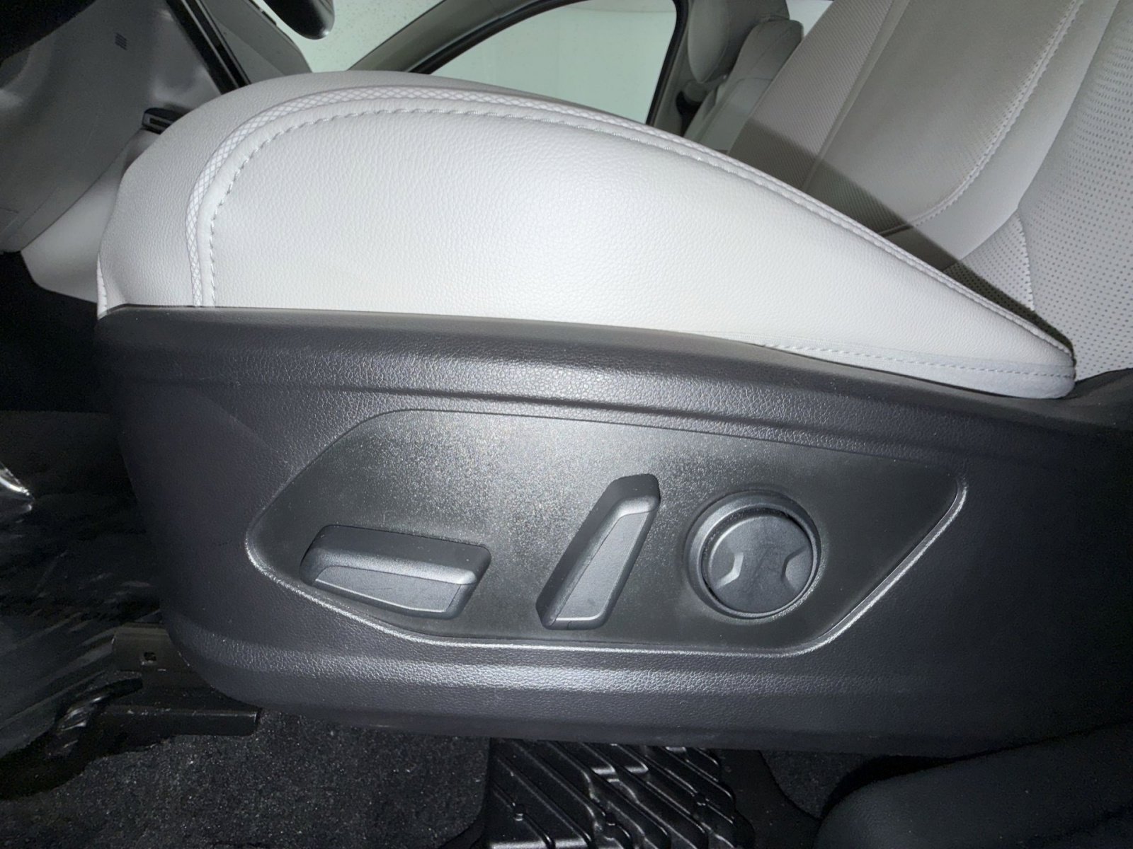 Used 2022 Hyundai Tucson Limited AWD/4WD image 14