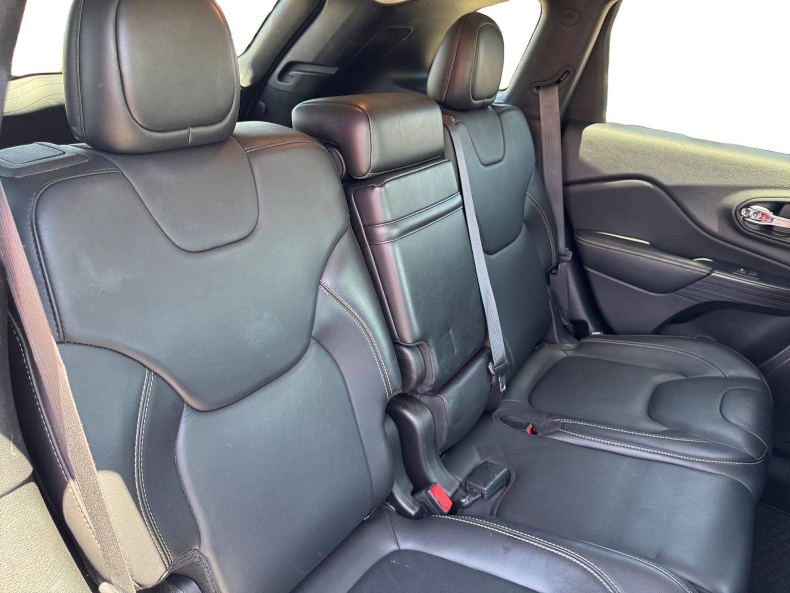 Used 2017 Jeep Cherokee High Altitude AWD/4WD image 18