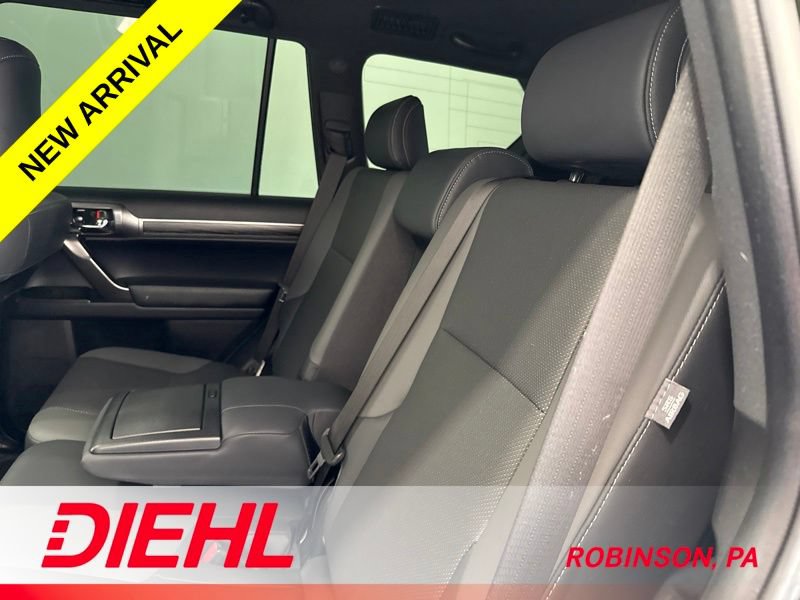 Used 2022 Lexus GX 460 w/ Black Line Special Edition AWD/4WD image 18