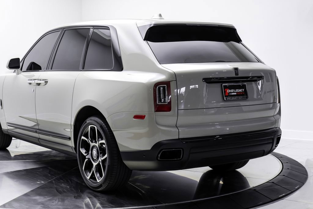 Used 2022 Rolls-Royce Cullinan Black Badge AWD/4WD image 12