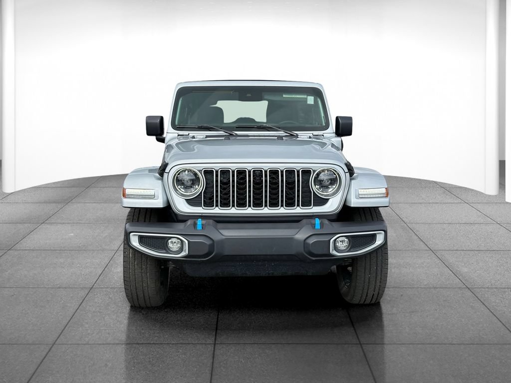 Used 2024 Jeep Wrangler Unlimited Sahara w/ Technology Group AWD/4WD image 2