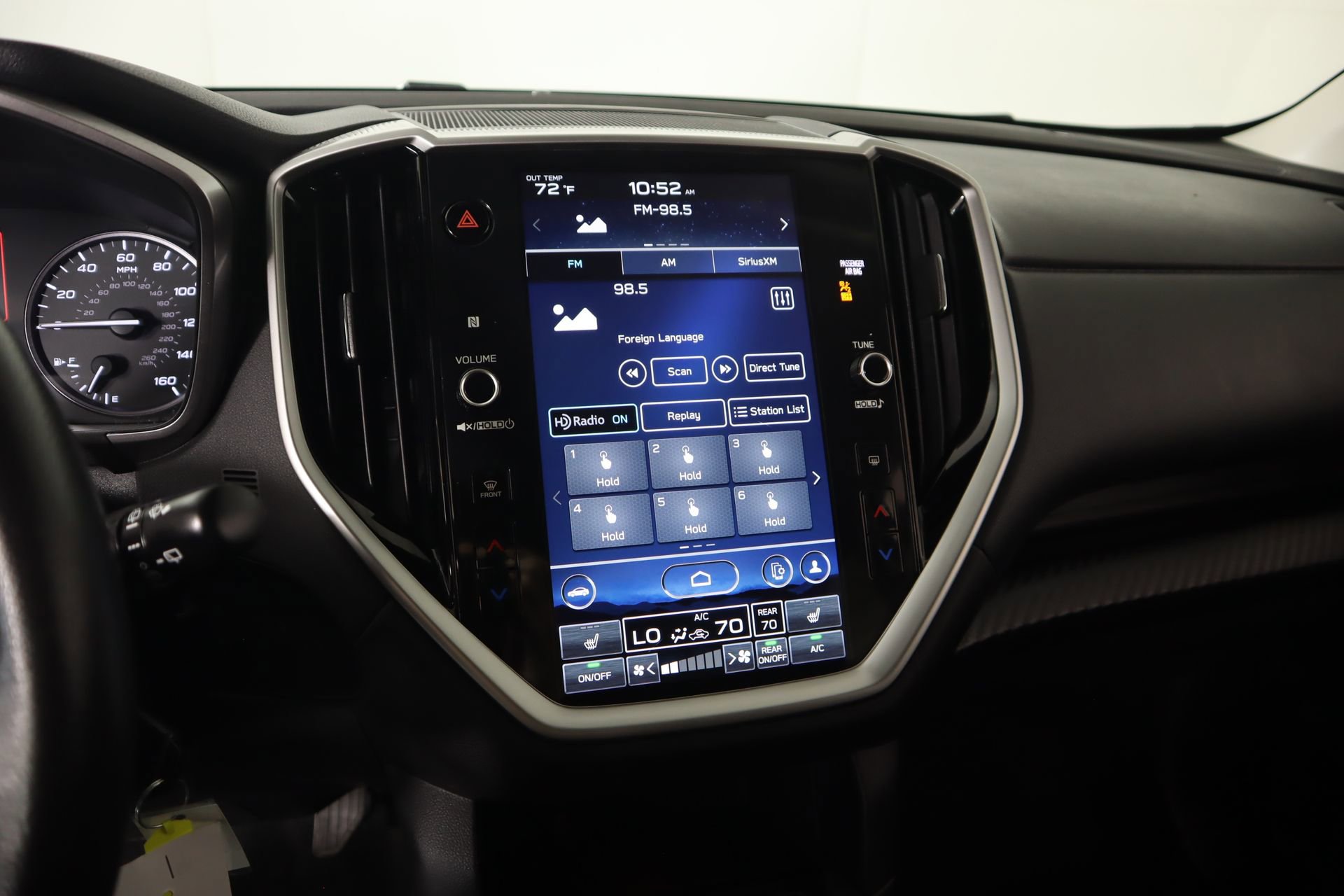 Used 2023 Subaru Ascent Premium image 5