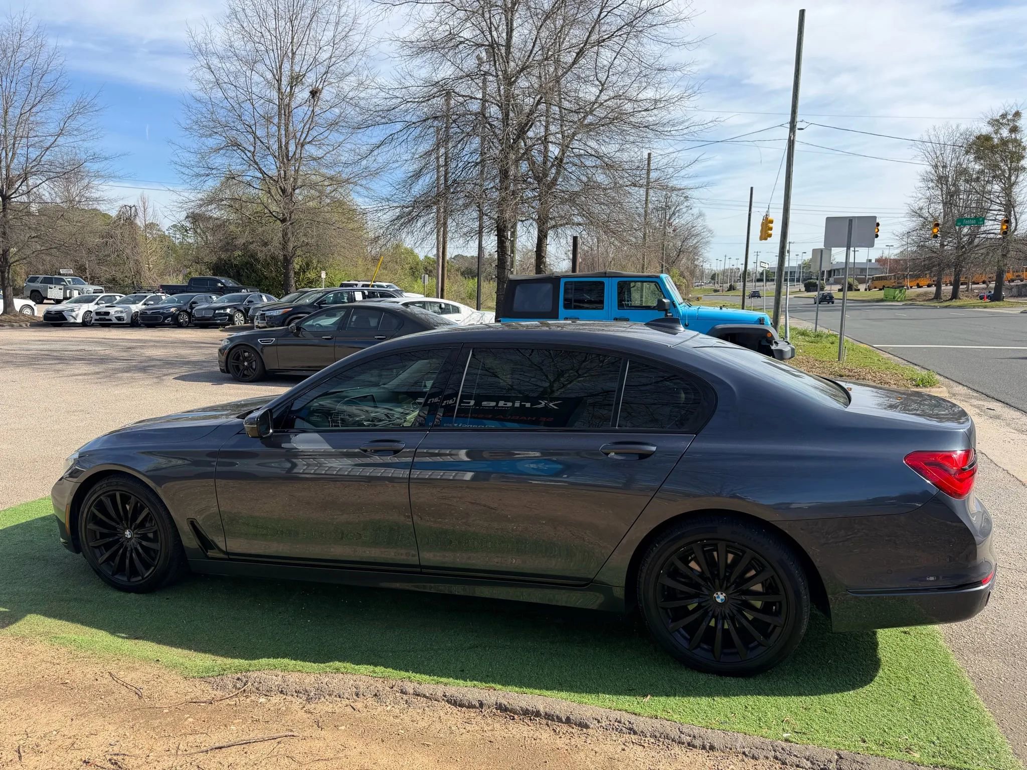 Used 2017 BMW 740i RWD image 7