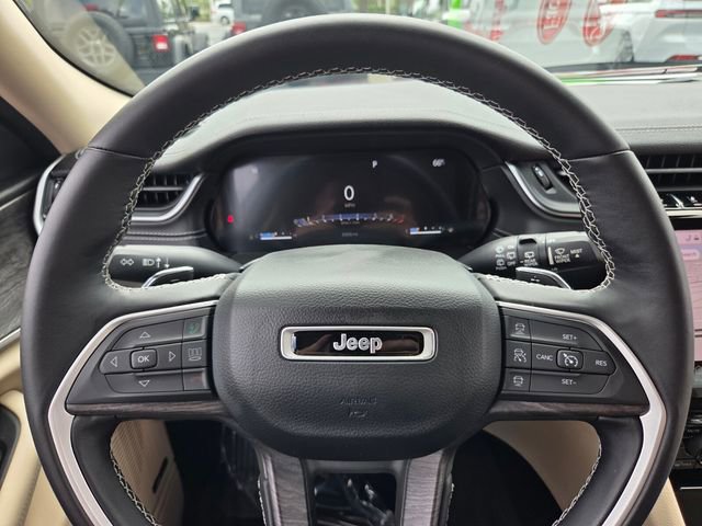 Certified 2022 Jeep Grand Cherokee Limited w/ Luxury Tech Group II image 26