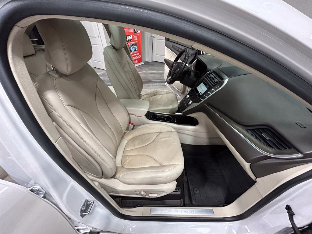 Used 2018 Lincoln MKC Reserve FWD image 38