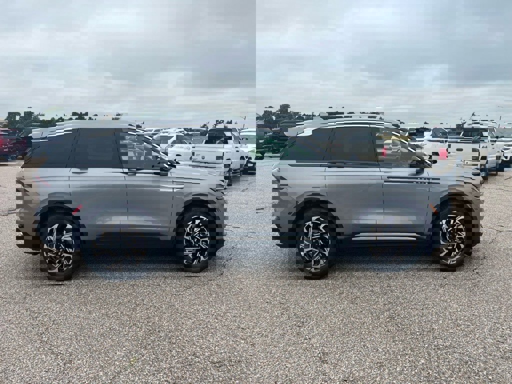 New 2025 Lincoln Nautilus Premier w/ Equipment Group 102A image 7