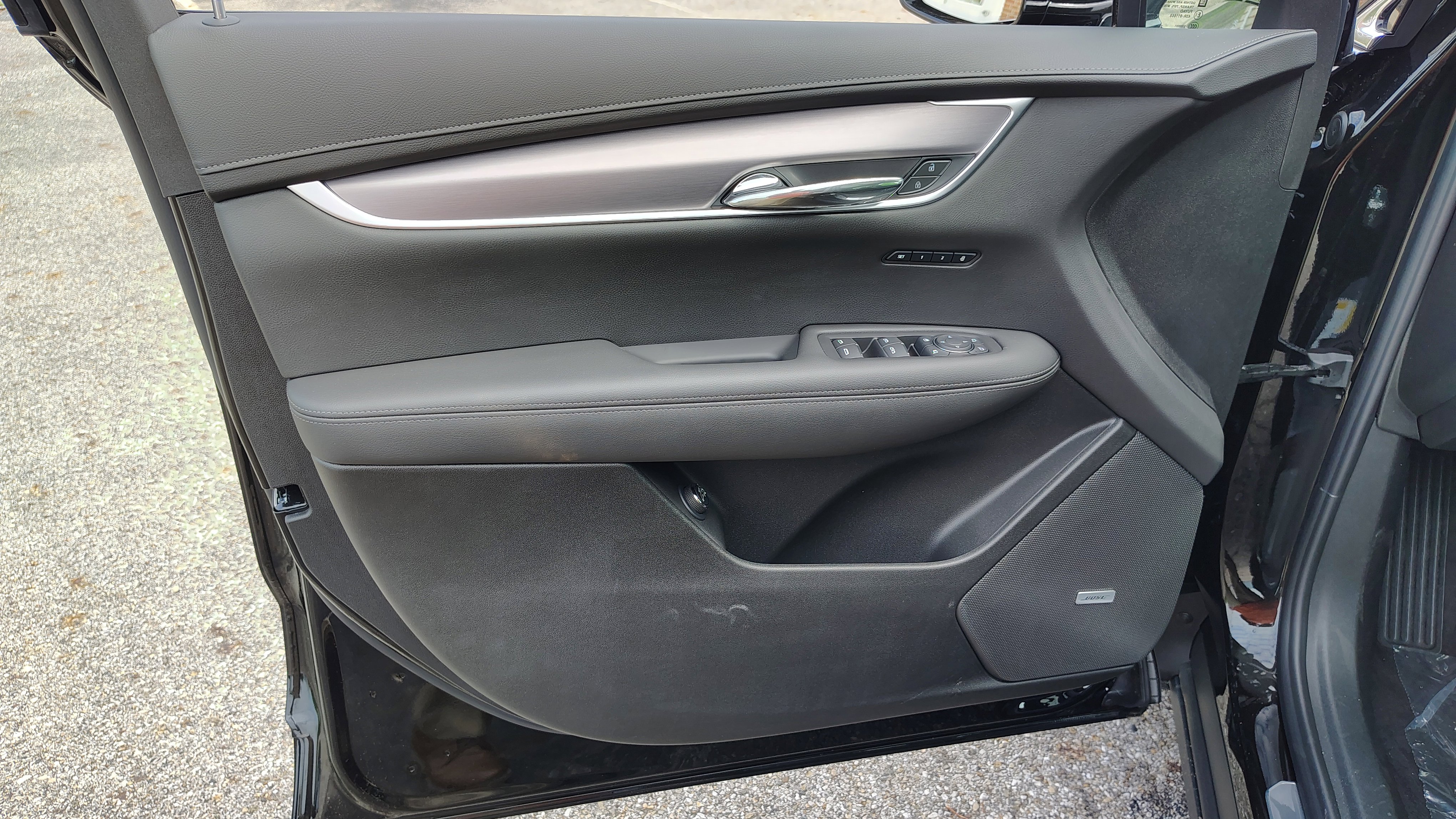 New 2025 Cadillac XT6 Luxury image 11