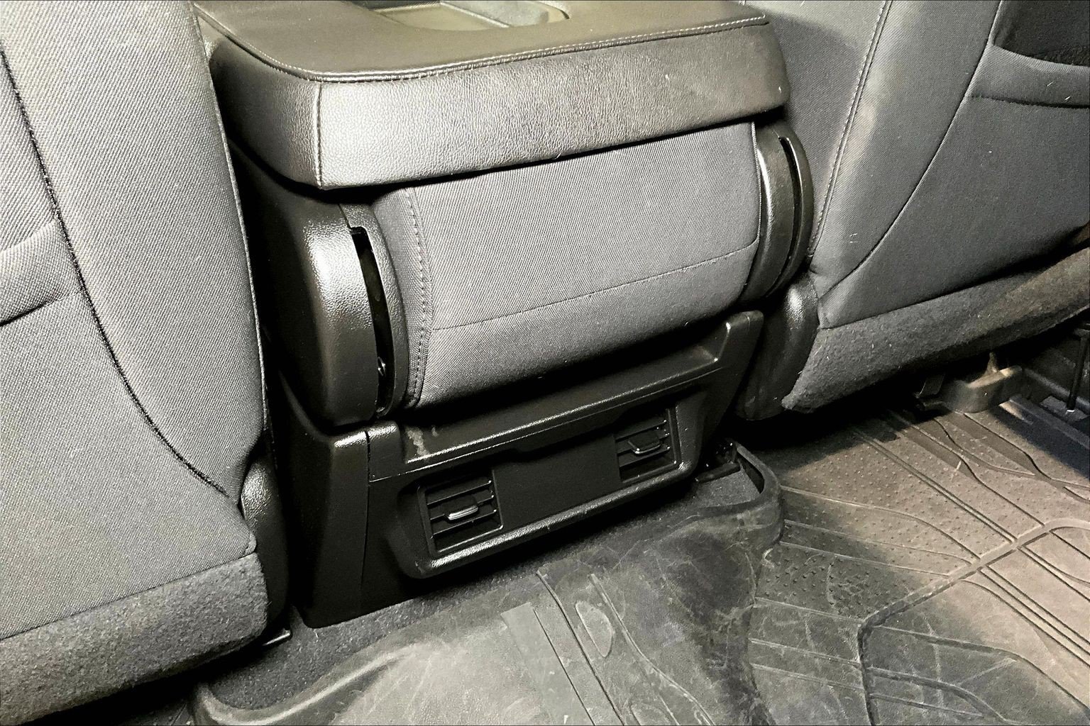 Used 2022 Chevrolet Silverado 2500 LT w/ Fleet Comfort Package AWD/4WD image 12