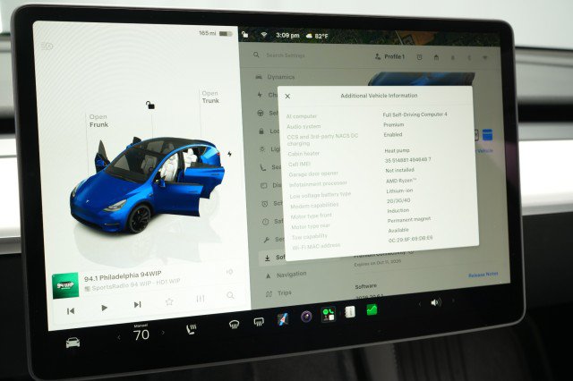 Used 2025 Tesla Model Y Performance AWD/4WD image 31