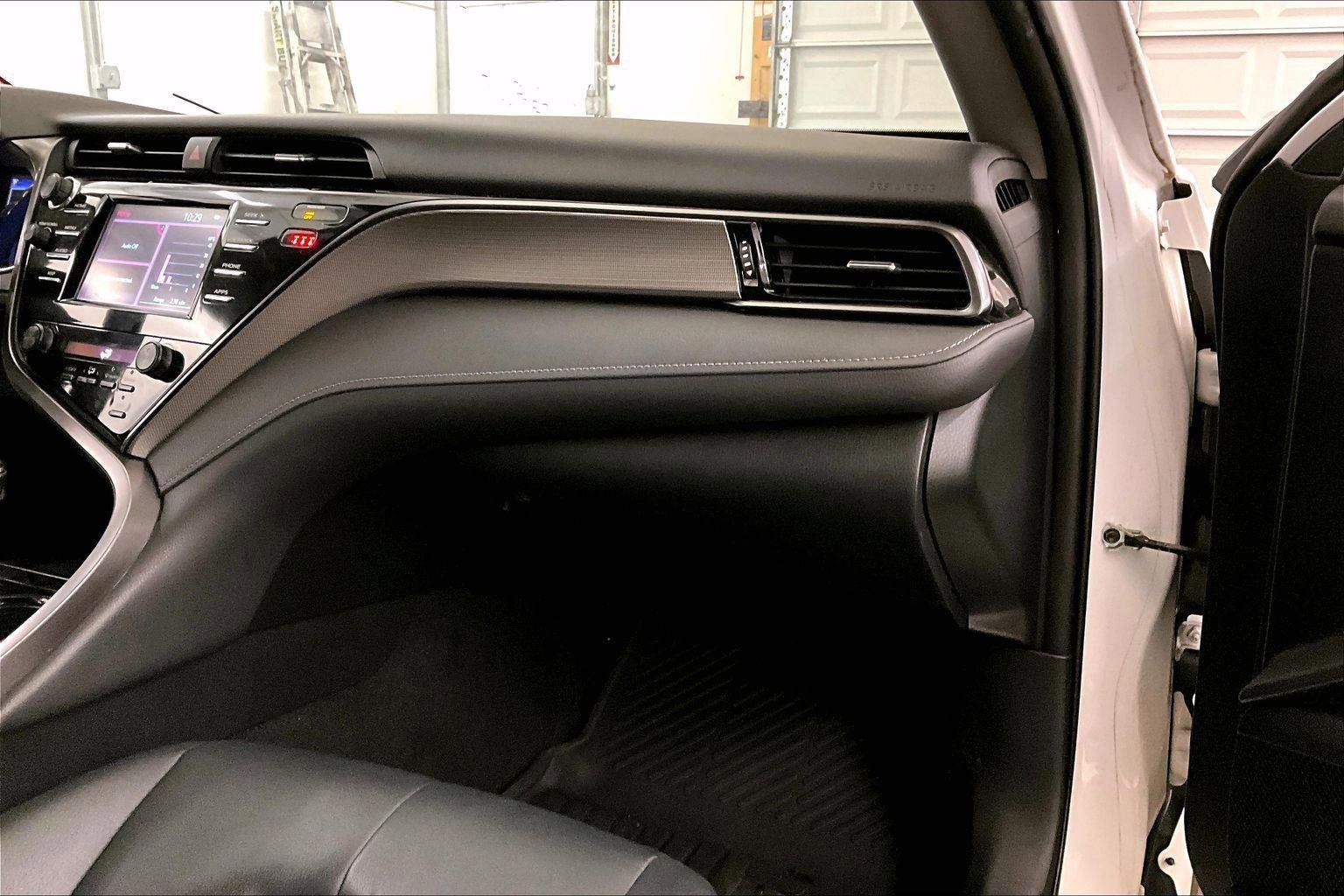 Used 2019 Toyota Camry SE image 15