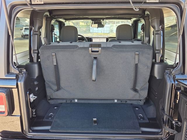 Used 2026 Jeep Wrangler Sport AWD/4WD image 15