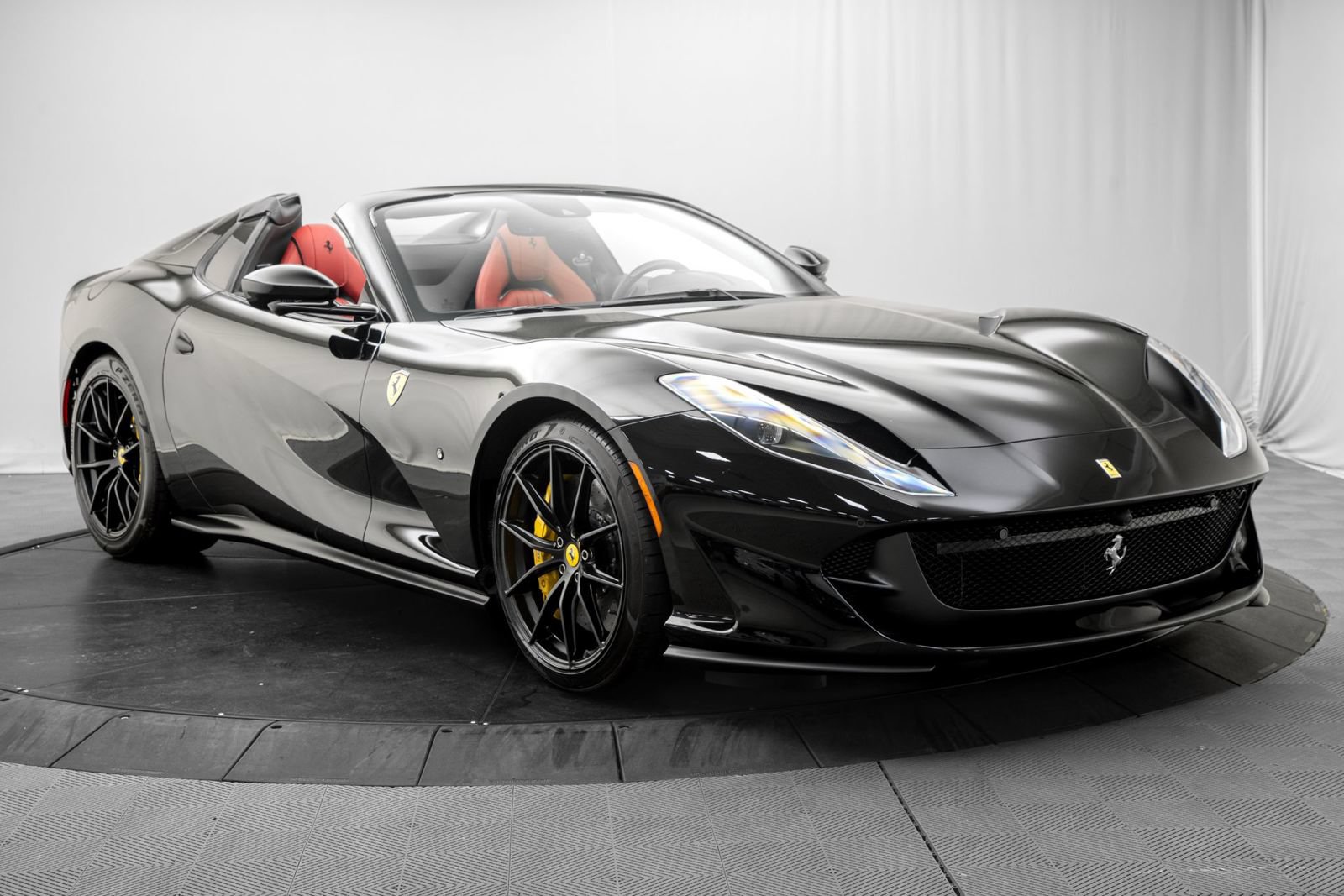 Used 2022 Ferrari 812 GTS RWD image 16
