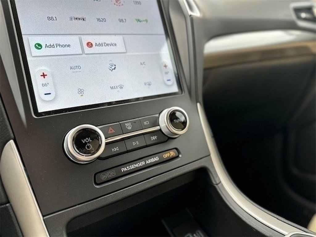 New 2024 Ford Edge SE image 16