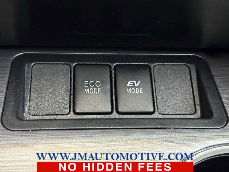 Used 2013 Toyota Camry XLE w/ Convenience Pkg FWD image 33