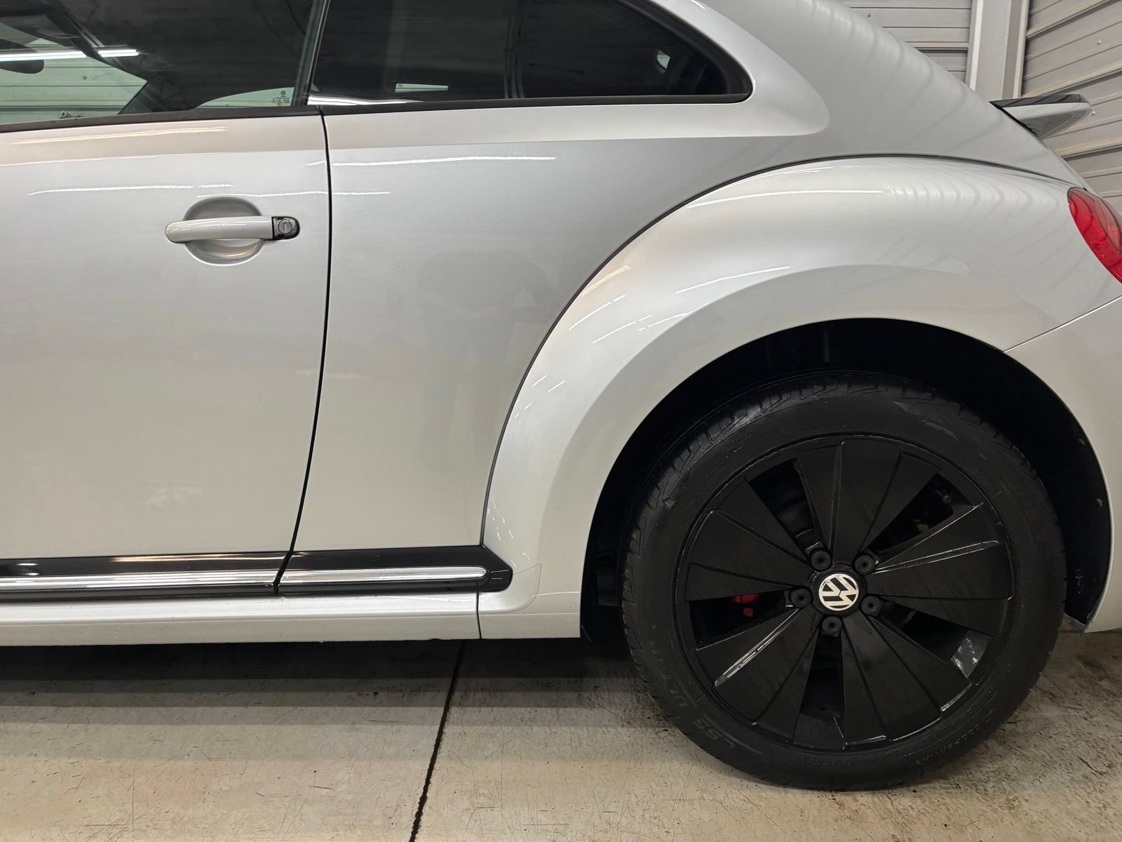 Used 2014 Volkswagen Beetle R-Line FWD image 6