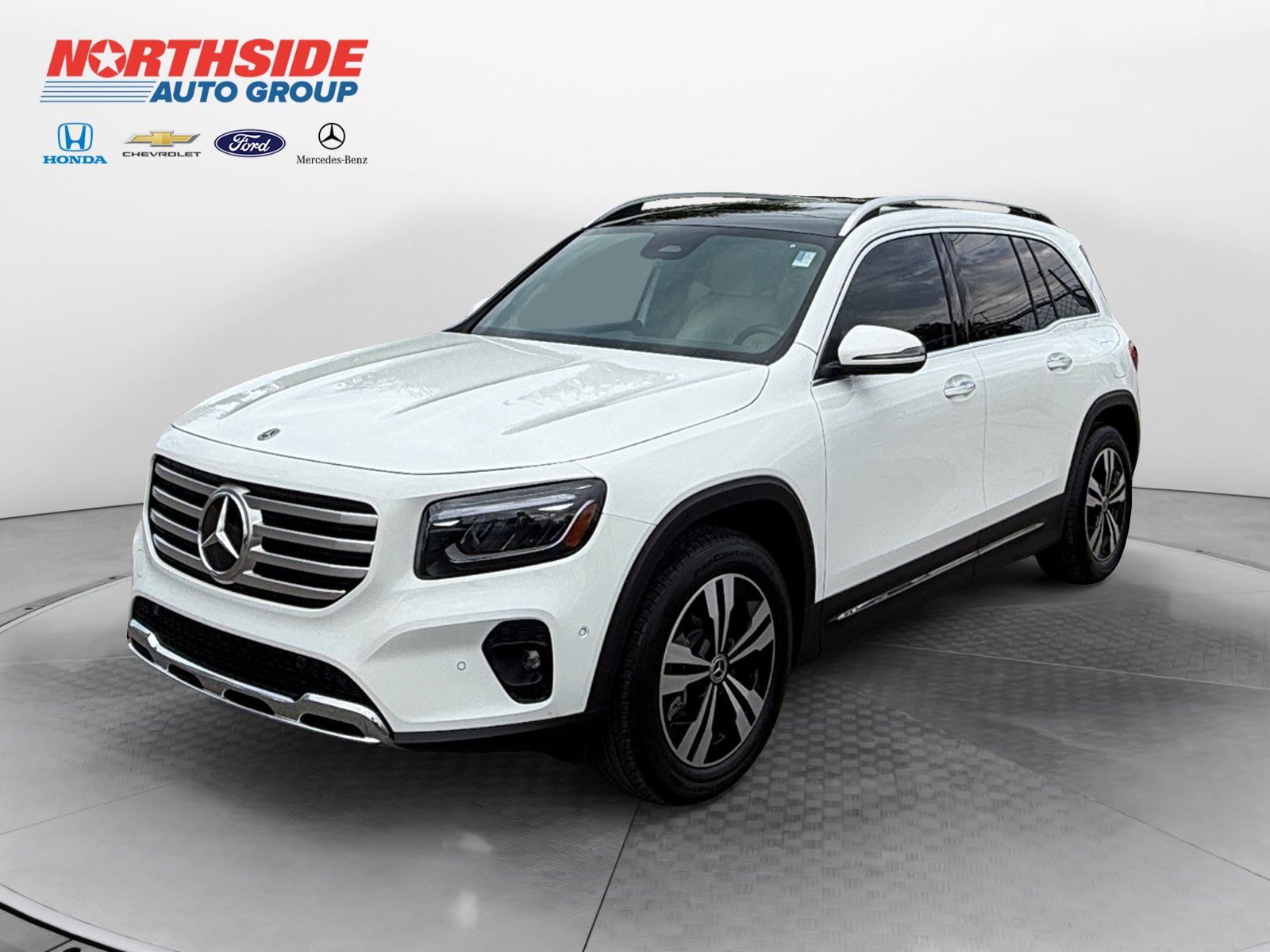 Used 2026 Mercedes-Benz GLB 250 image 3