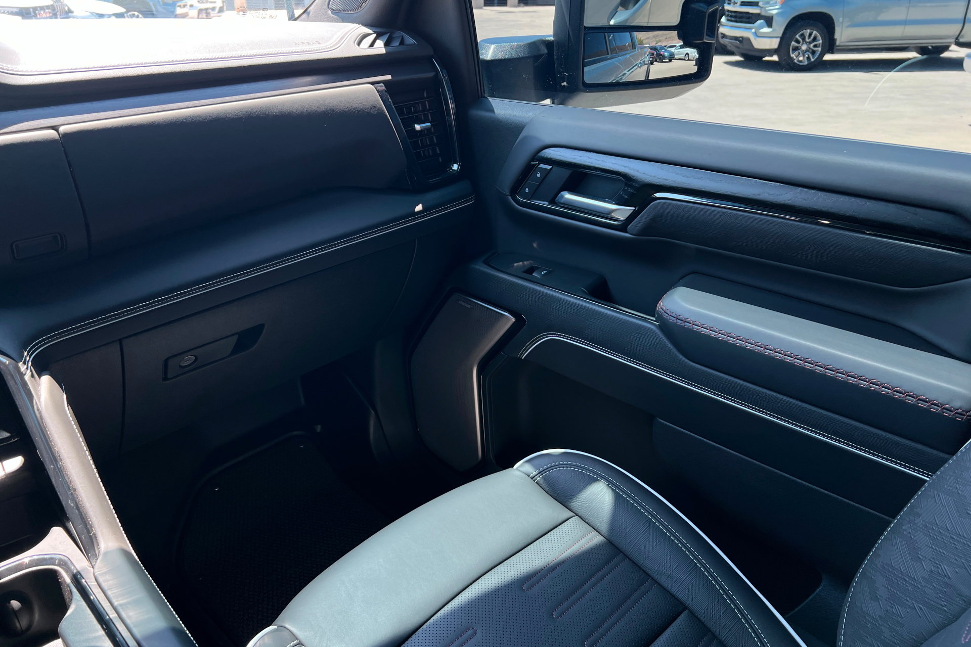 Used 2026 GMC Sierra 2500 AT4X AWD/4WD image 11