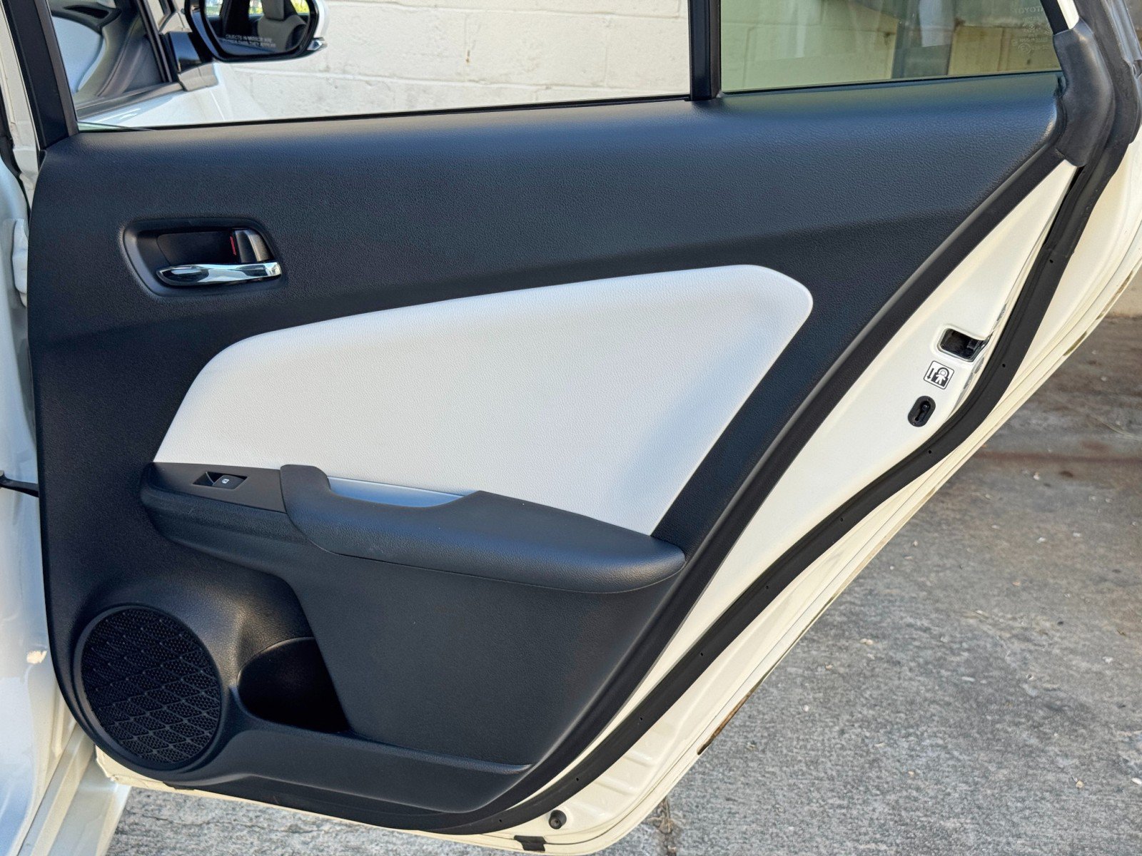 Used 2017 Toyota Prius Three Touring w/ Carpet Mat Package FWD image 36