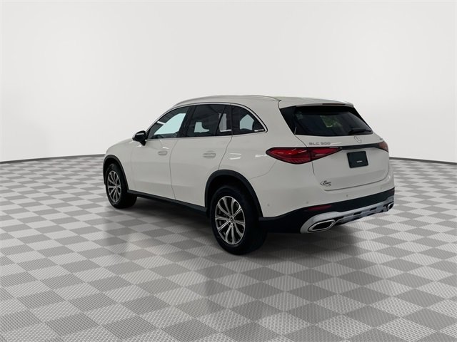 Used 2025 Mercedes-Benz GLC 300 4MATIC image 7