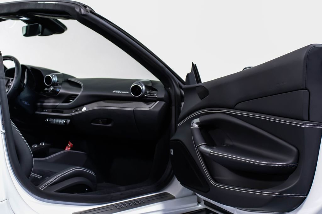 Certified 2022 Ferrari F8 Tributo image 45