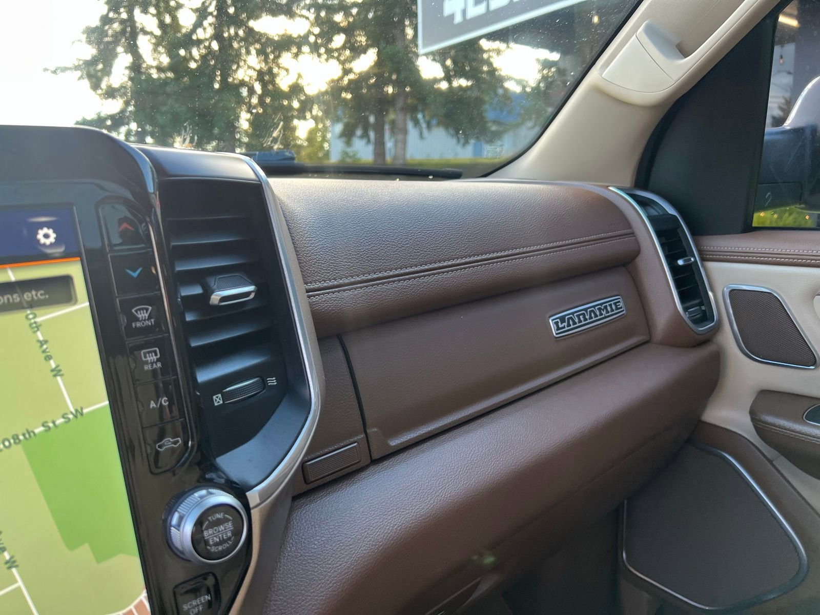 Used 2021 RAM 1500 Laramie image 31