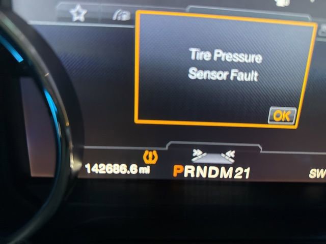 Used 2016 Ford F150 Platinum w/ Equipment Group 701A Luxury image 9