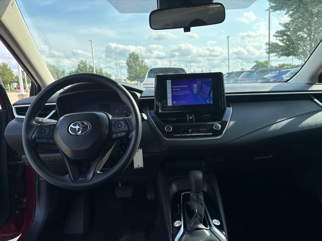 Used 2025 Toyota Corolla LE FWD image 22