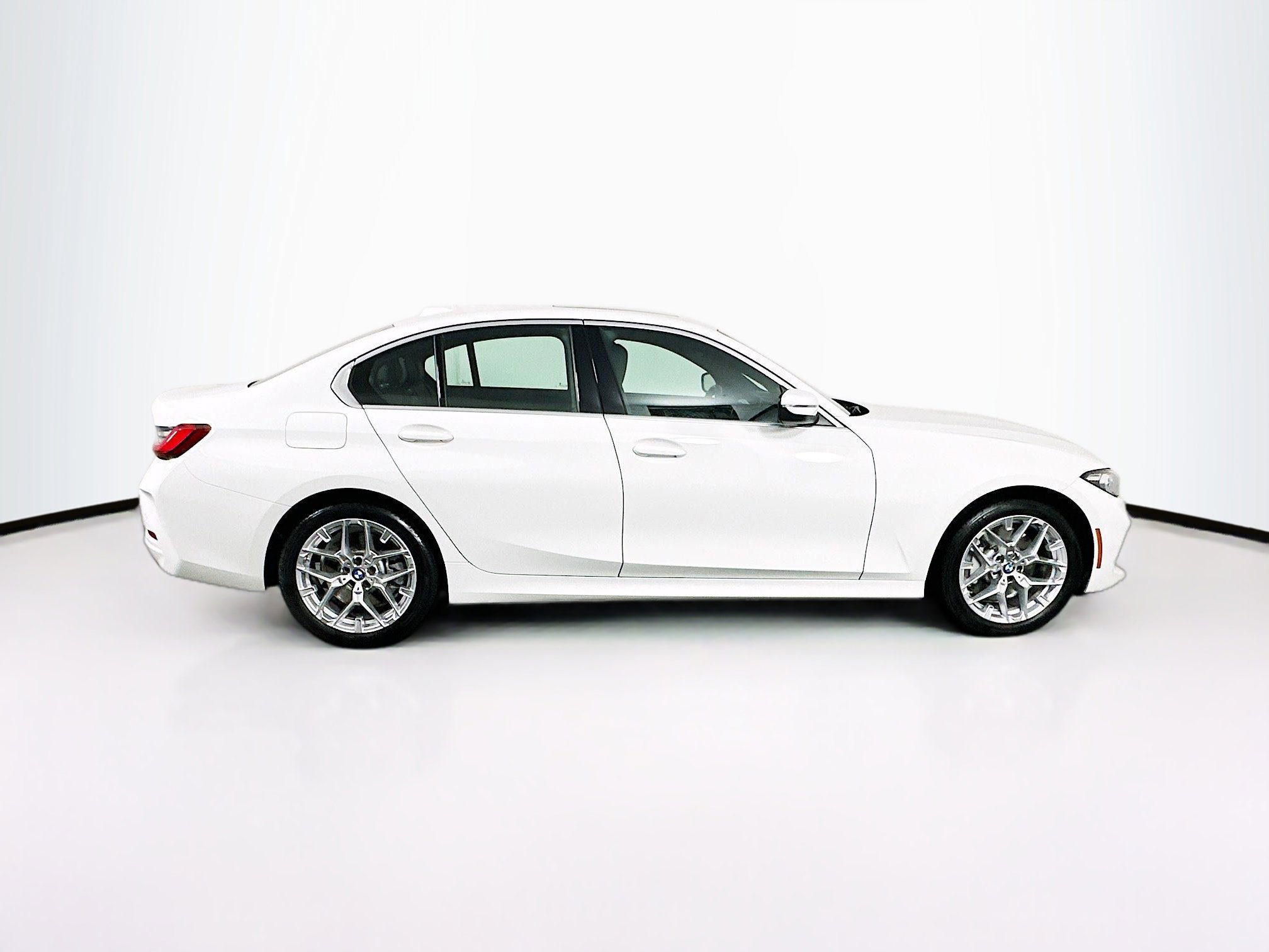 Used 2025 BMW 330i Sedan image 10