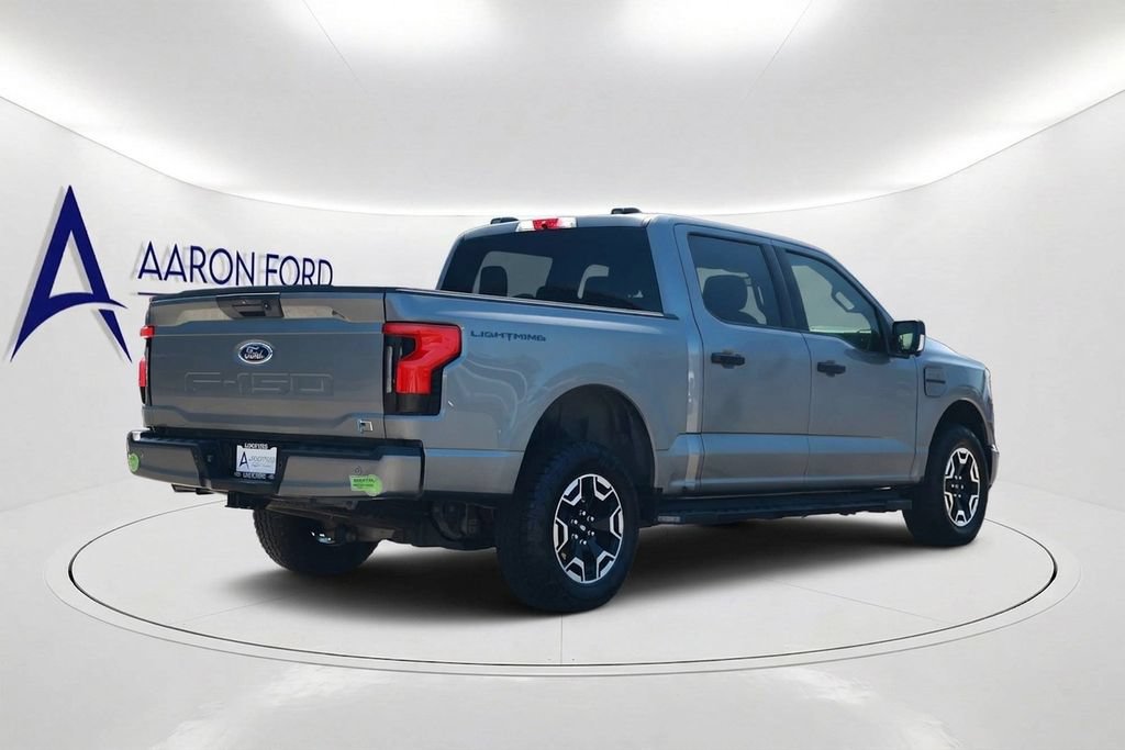 Used 2022 Ford F150 Lightning XLT AWD/4WD image 4