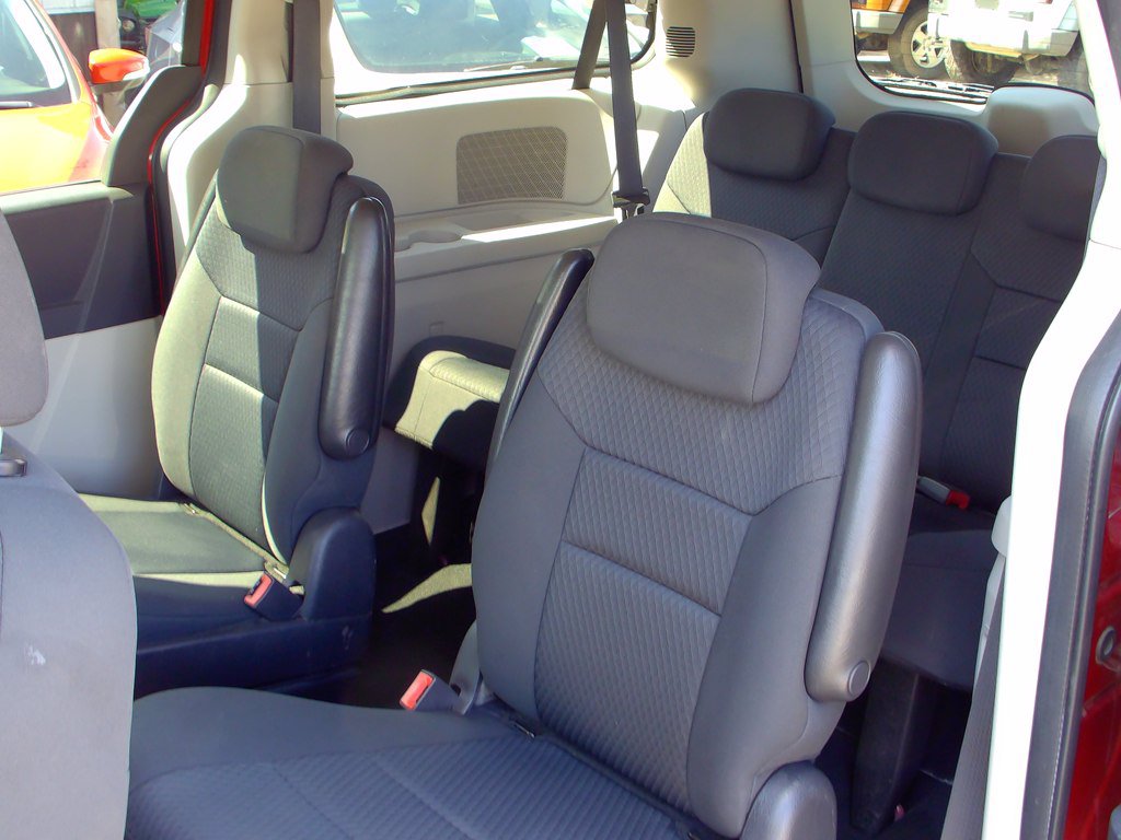 Used 2010 Dodge Grand Caravan SE w/ Power Window Group FWD image 9