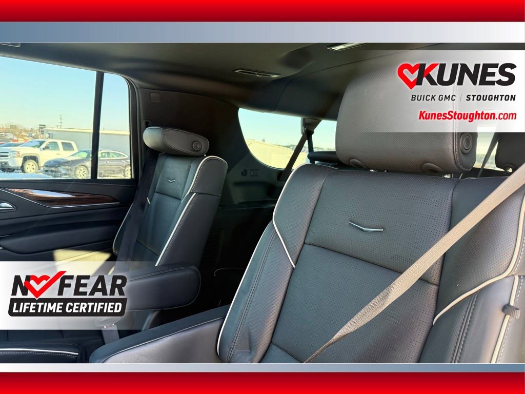 Used 2024 Cadillac Escalade ESV Premium Luxury image 40