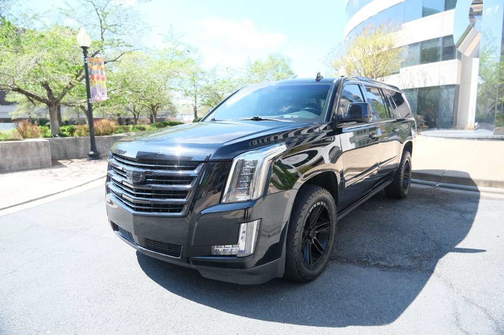 Used 2019 Cadillac Escalade ESV Platinum AWD/4WD image 4