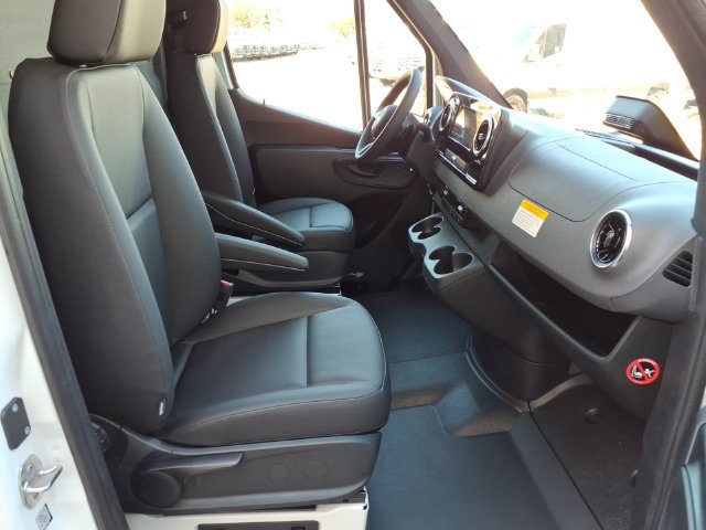 New 2025 Mercedes-Benz eSprinter 170 Cargo image 17