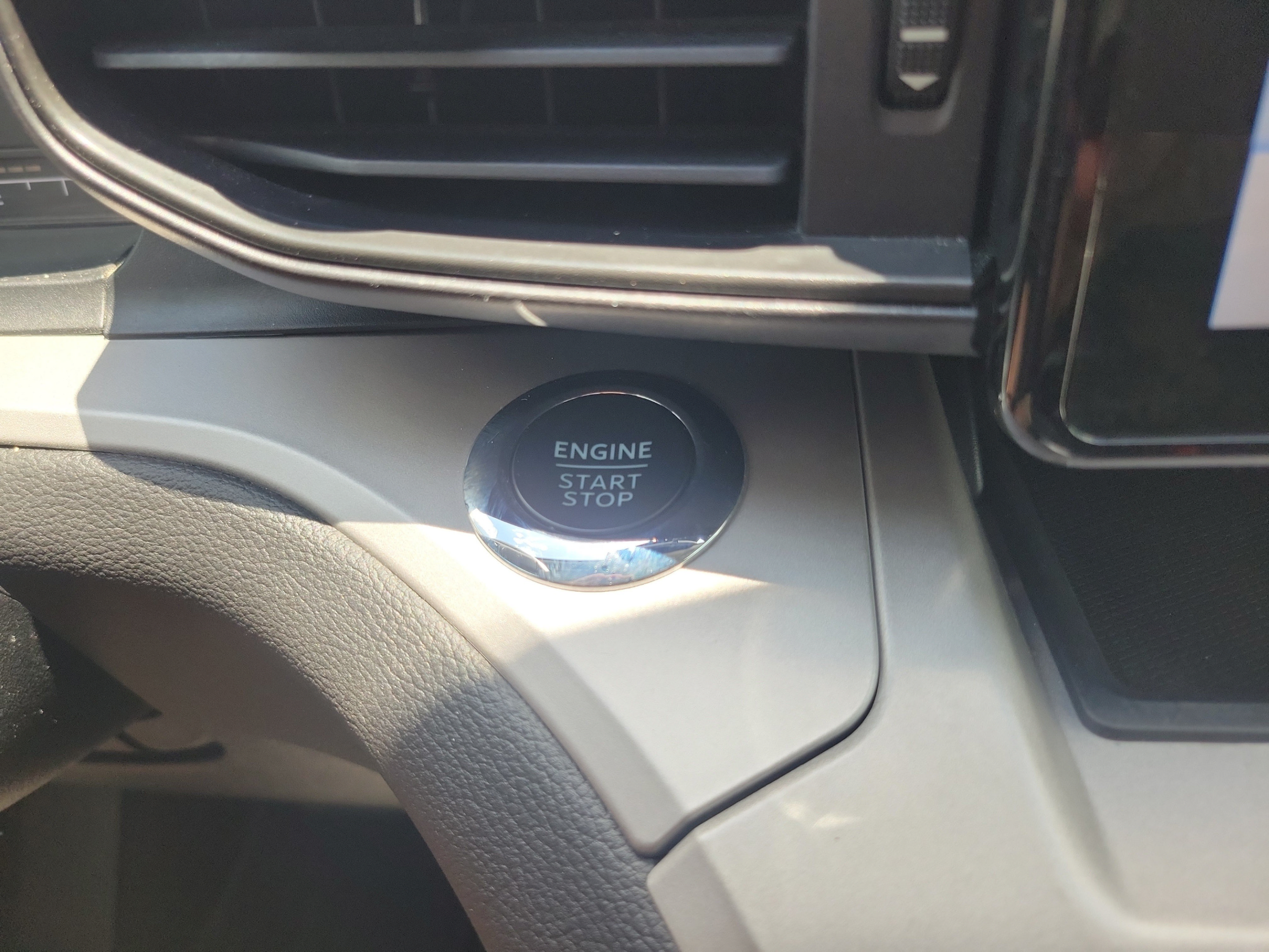 Used 2023 Ford Explorer XLT RWD image 27