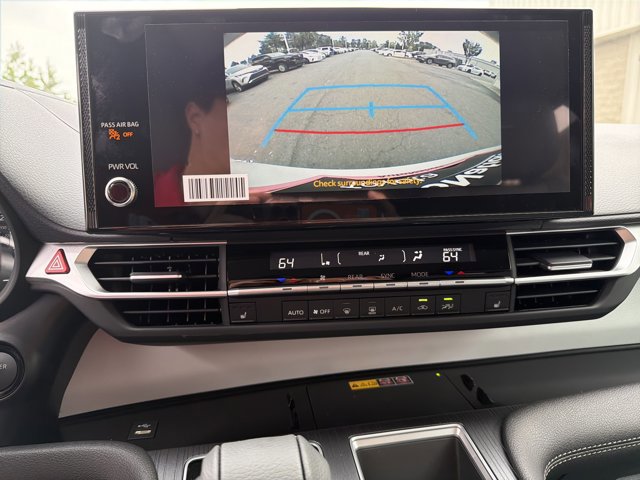 Certified 2025 Toyota Sienna XLE AWD/4WD image 17