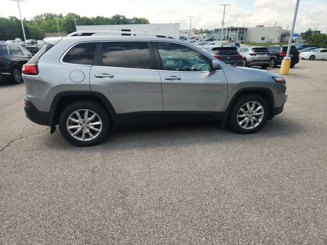 Used 2016 Jeep Cherokee Limited AWD/4WD image 6
