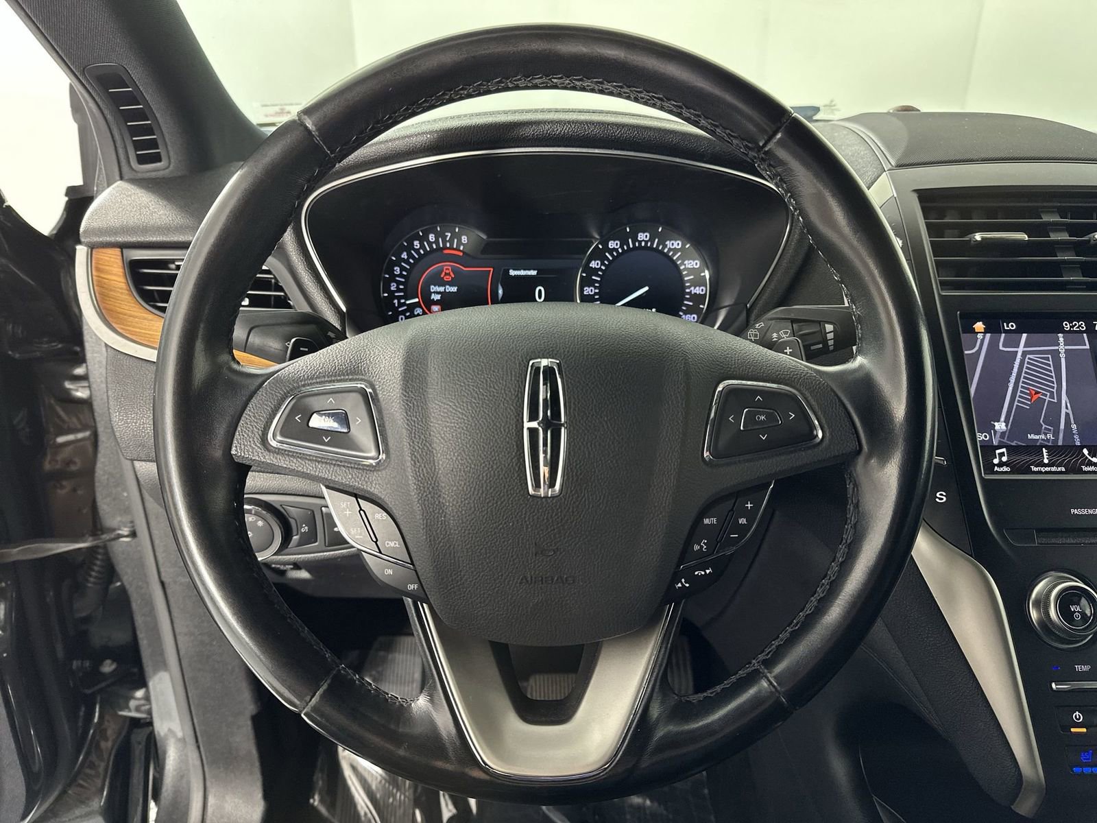 Used 2019 Lincoln MKC Reserve FWD image 14