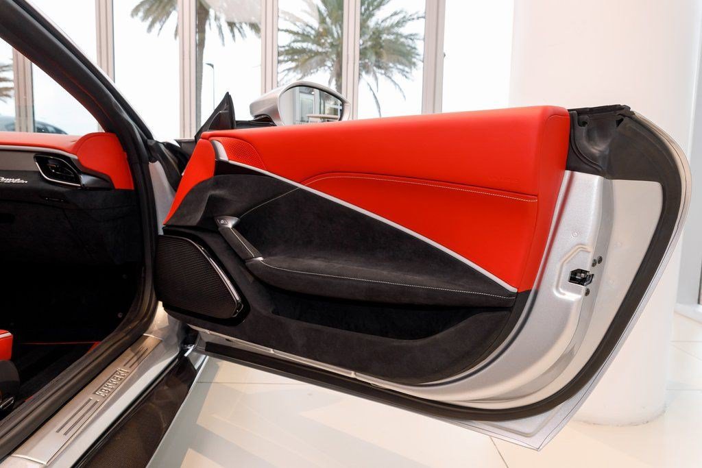 Used 2024 Ferrari Roma Spider RWD image 40