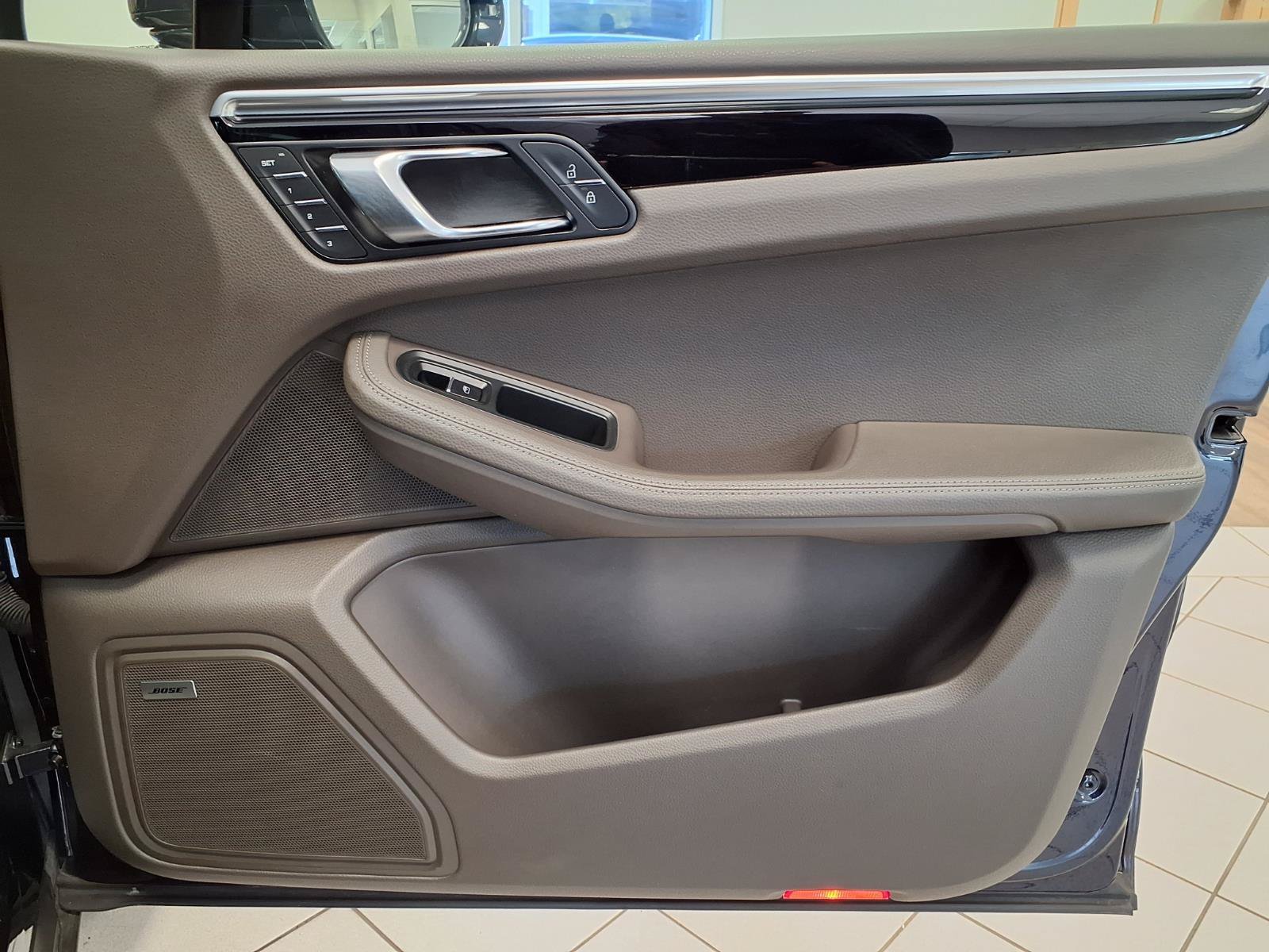 Used 2023 Porsche Macan Turbo AWD/4WD image 12