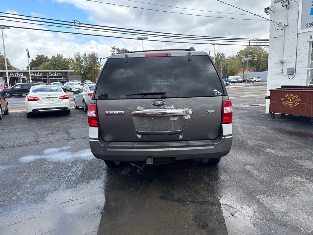 Used 2011 Ford Expedition XLT image 7