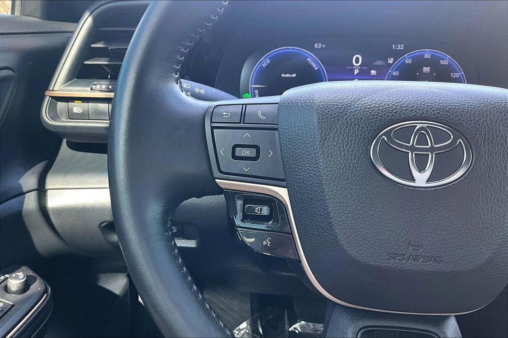 Used 2023 Toyota Crown XLE image 18